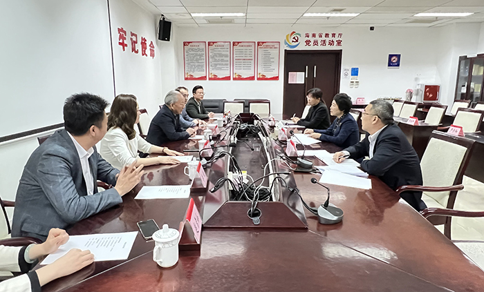 12月7日 嚴(yán)介和理事長(zhǎng)與海南省教育廳黨委書(shū)記、廳長(zhǎng)曹獻(xiàn)坤會(huì)談 (3).jpg