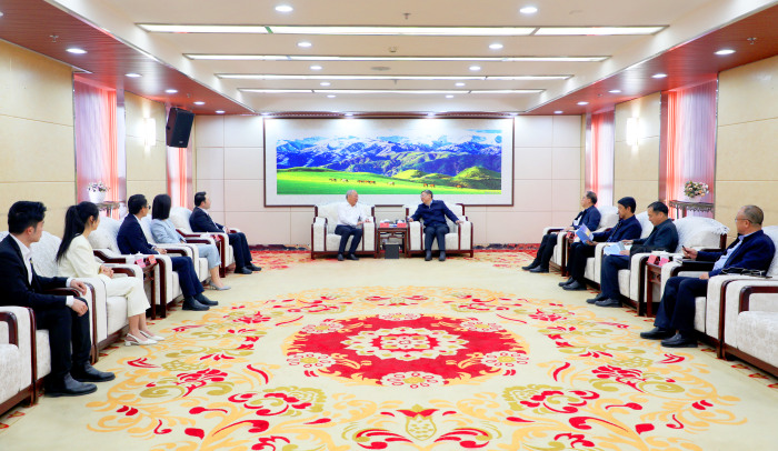 同新疆塔城地委書記魏建國(guó)會(huì)談2.png