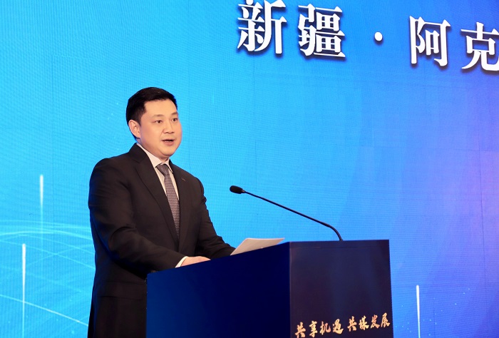 20230922嚴(yán)昊主席出席2023新疆·阿克蘇地區(qū)——上海產(chǎn)業(yè)合作對(duì)接會(huì)5 - 副本.jpg
