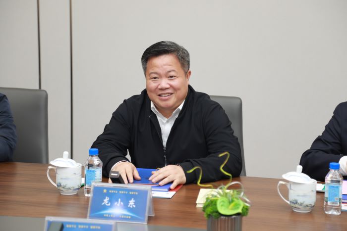 20240408嚴(yán)昊主席與江西省贛州市定南縣委書記龍小東會(huì)談3.jpg