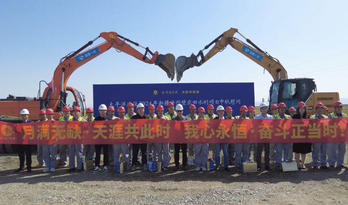 03 在新疆昌吉州呼圖壁縣農(nóng)田水利建設(shè)工程項目現(xiàn)場1.jpg