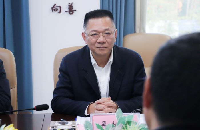 20250210嚴昊與廣東省雷州市委書記吳松江、市長閆嘉偉會談3.jpg